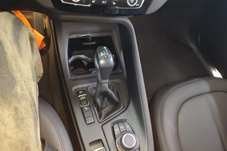 Used BMW X1 2016 sDrive18Li Premium Edition Gear Lever