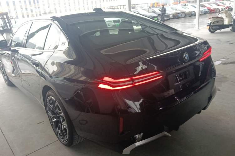 Used BMW 5 Series 2025 530Li Luxury Edition M Sport Package