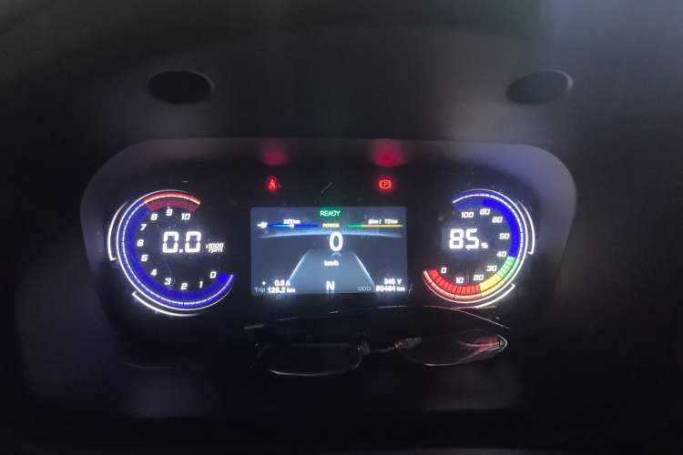 Used CHANGAN KAICHENG Ruixing EM60 2022 Pure Electric Van 4498 mm Long Flat Roof with Rear-Hinged Doors 2 Seats 60 kW 41.86 kWh