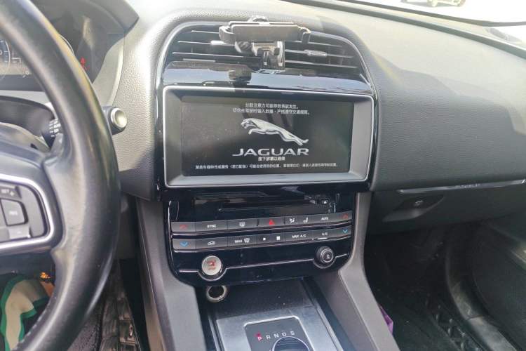 Used Jaguar F-PACE 2016 2.0T Two-Wheel-Drive R-Sport Sport Edition