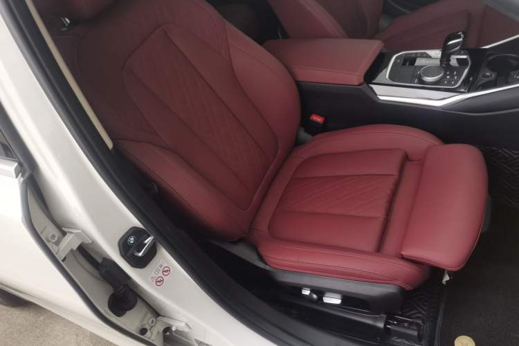 Used BMW 3 Series 2022 320Li M Sport Package Right Front Seat