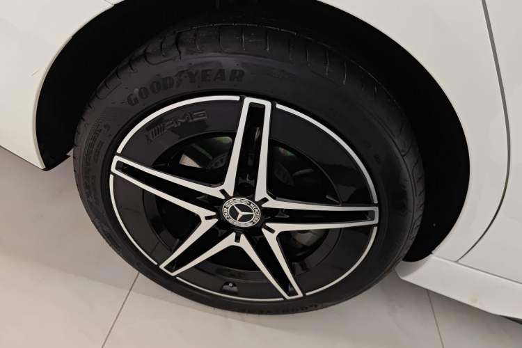 Used Mercedes-Benz C-Class 2024 Facelifted C-Class 260 L Night Edition Sports Version Exterior 5