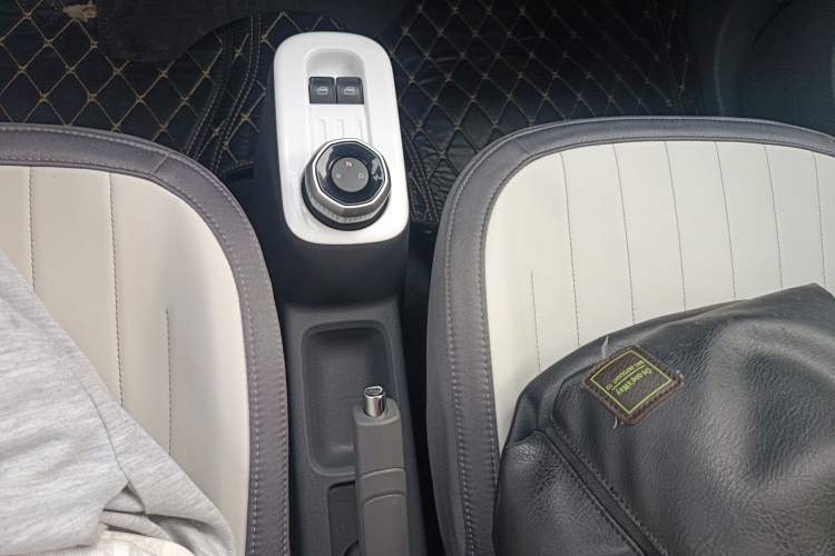 Used Geely Galaxy Panda 2025 210km Panda Rider Gear Lever