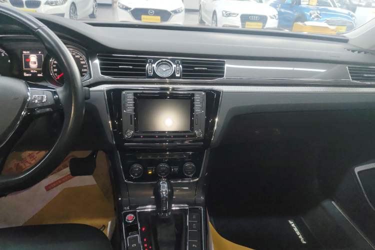 Used Volkswagen Passat 2016 330TSI DSG Prestige Edition
