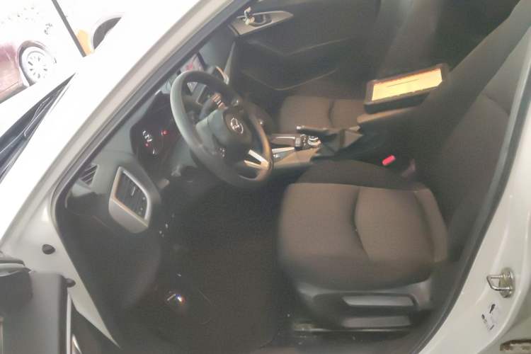 Used Mazda 3 Axela 2019 Cloud-Controlled Version Sedan 1.5L Automatic Comfort Trim China V Standard Left Front Seat