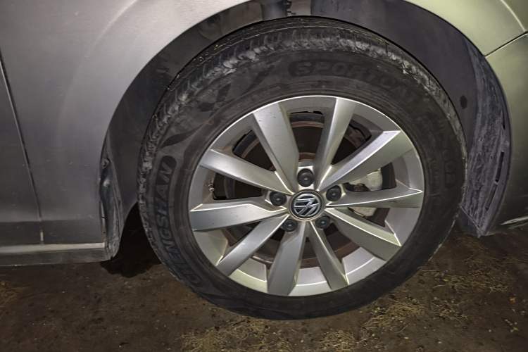 Used Volkswagen Bora 2020 1.5L Automatic Comfort Model Right Front Wheel Hub