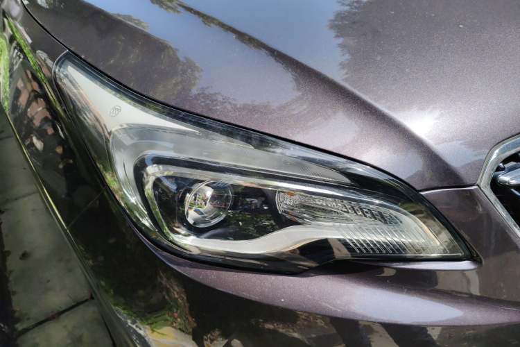 Used Buick Envision 2018 20T Two-Wheel-Drive Elite Model
