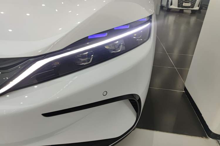 Used BYD Han 2023 EV Champion Edition 605KM Front-Drive Premium Model Left Front Headlight