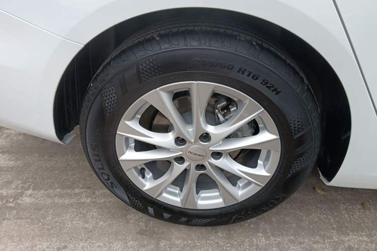 Used Roewe i5 2023 1.5L CVT Luxury Edition Right Rear Wheel Hub