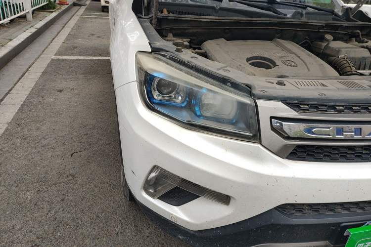 Used CHANGAN CS75 2016 1.8T Automatic Elite Model China V Standard Right Front Headlight