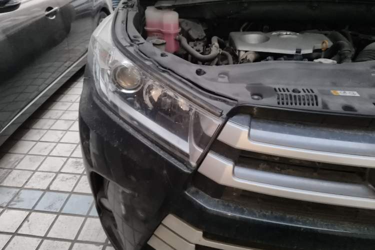 Used Toyota Highlander 2018 2.0T Two-Wheel Drive Elite Version 5 Seats China VI Standard