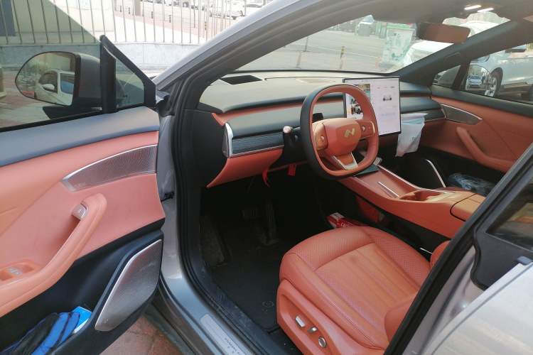 Used ONVO L60 2024 60 kWh All-Wheel Drive