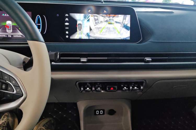 Used ORA Good Cat 2022 Morandi Edition 400km Standard Range Two-Week Young Enjoyment Version Lithium Iron Phosphate
