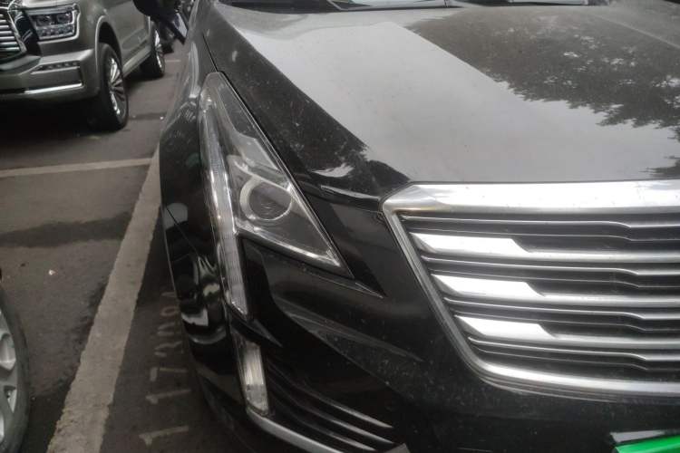 Used Cadillac XT5 2018 28E Four-Wheel Drive Tech Version