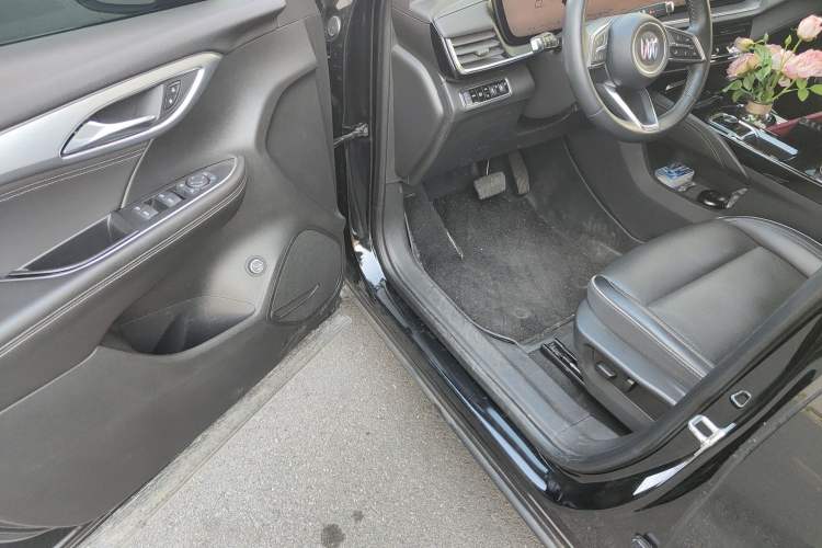 Used Buick Envision 2024 Encore Plus 28T Two-Wheel Drive Luxury Edition
