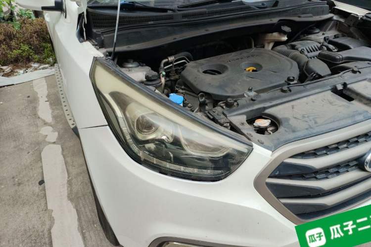 Used Hyundai ix35 2013 2.0L Automatic 2WD Comfort GL China IV Standard Right Front Headlight