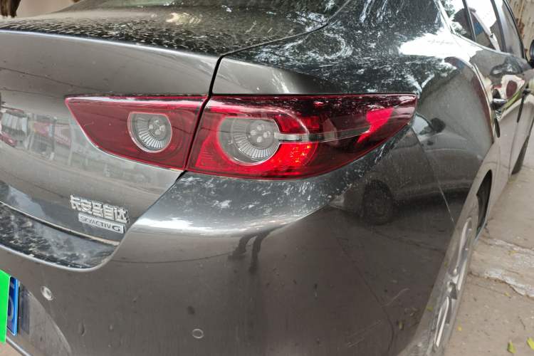 Used Mazda Mazda 3 Axela 2020 1.5L Automatic Luxury Version