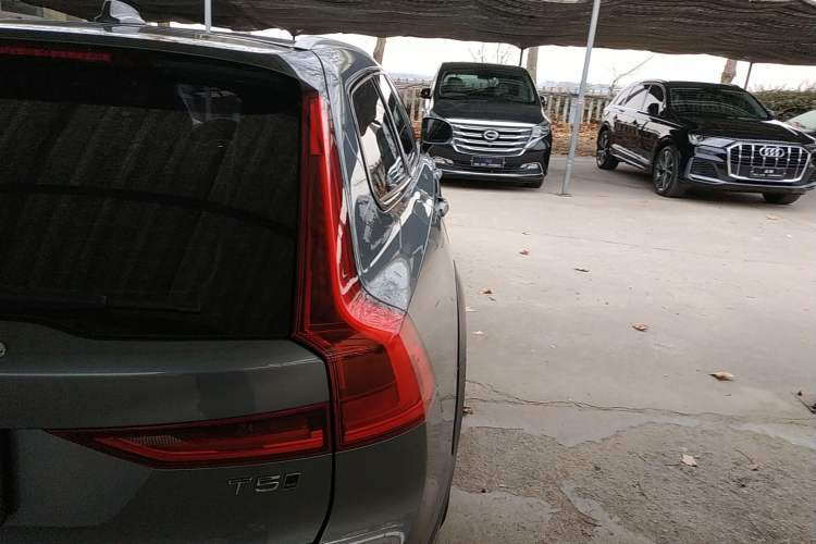 Used Volvo V90 2017 Cross Country T5 AWD Smart Range Edition