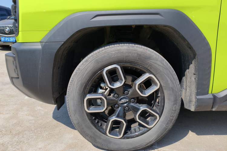 Used Haval X DOG 2022 1.5T DCT Two-Wheel Drive Trendy Edition Left Front Wheel Hub