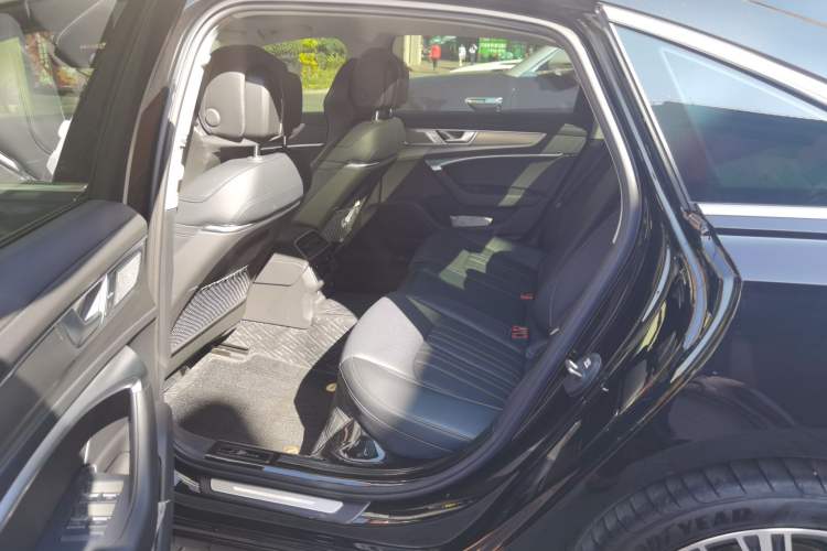 Used Audi A6L 2025 45 TFSI Prestige Dynamic Edition + Ventilated Comfort Package
