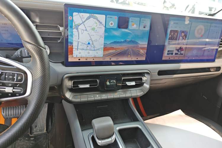 Used BAIC Off-Road BJ40 2024 2.0T All-New Urban Hunter Edition Ultimate Version
