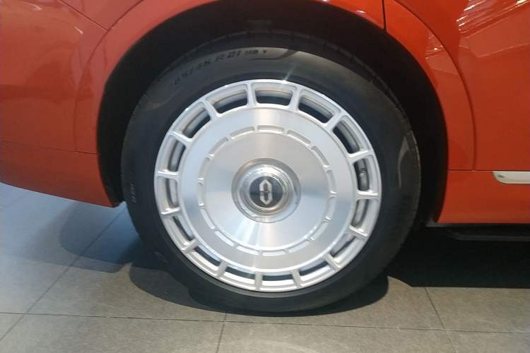 Used Hima AITO M9 2024 Range-Extended Ultra Version 52 kWh 5-Seater Model
