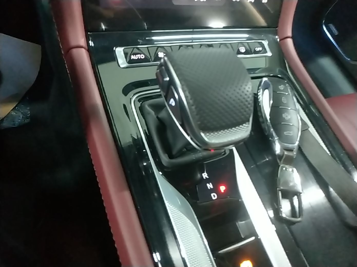 Hongqi H5 PHEV 2025 170 Super Hybrid Version — снимка 16