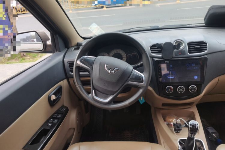 Used Wuling Hongguang 2014 1.5L S Comfort Model
