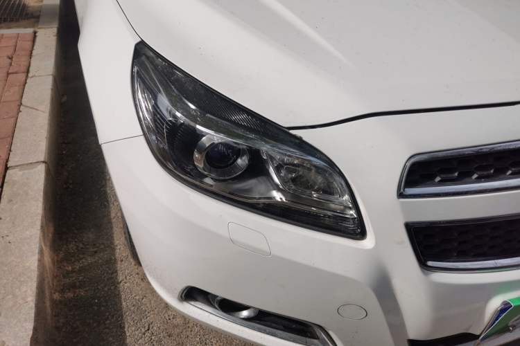 Used Chevrolet Malibu 2014 2.0L Automatic Luxury Edition Right Front Headlight