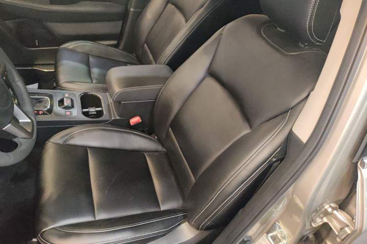 Used Subaru Outback 2015 2.5i Classic Edition Left Front Seat