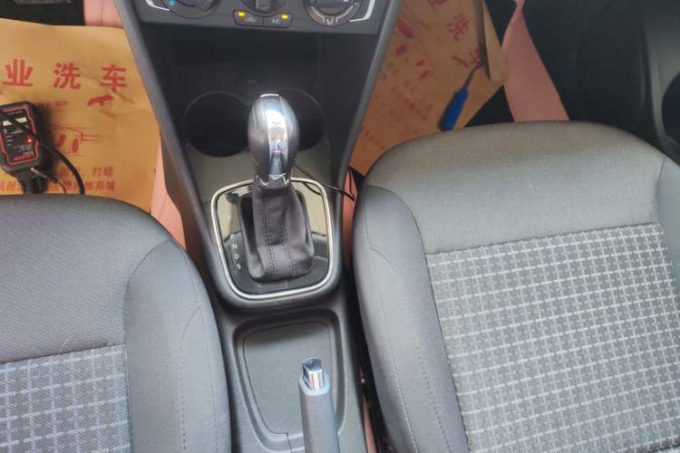 Used Volkswagen Polo 2018 1.5L Automatic Enjoyment Model Gear Lever