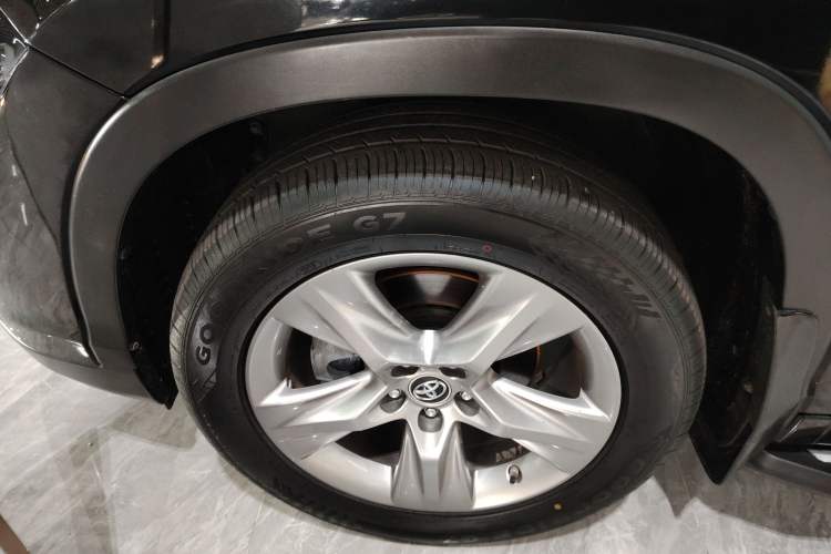 Used Toyota Highlander 2018 2.0T Four-Wheel Drive Prestige Version 7 Seats China VI Standard
