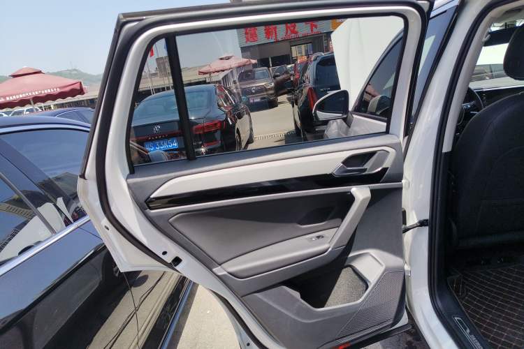 Used Volkswagen Tayron 2020 330TSI Two-Wheel Drive Luxury Smart Connectivity Version