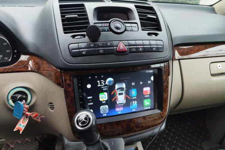 Used Mercedes-Benz Viano 2011 2.5L Limited Edition Audio And AC Panel