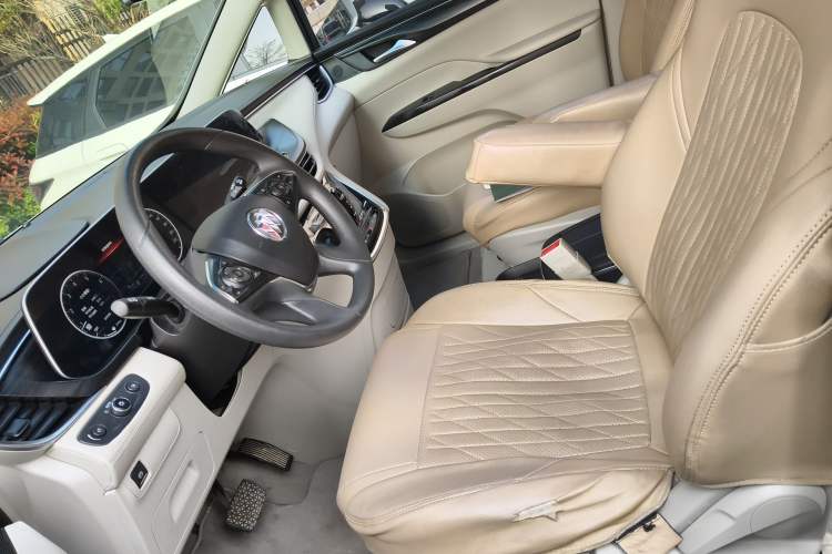 Used Buick GL8 2022 ES Landtrek 653T Luxury Edition Left Front Seat