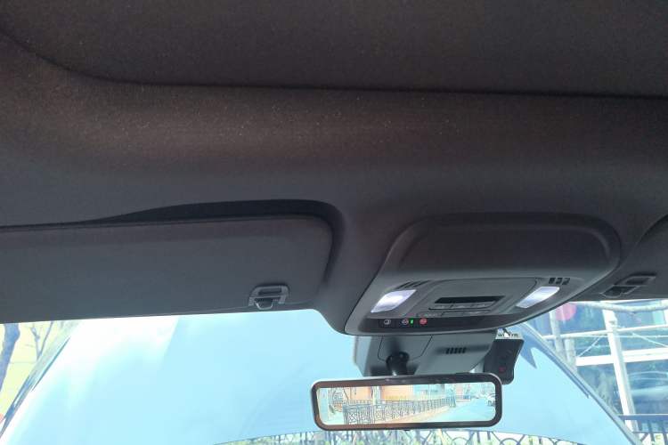 Used Buick Envision 2020 Encore S 652T Two-Wheel Drive Luxury Model
