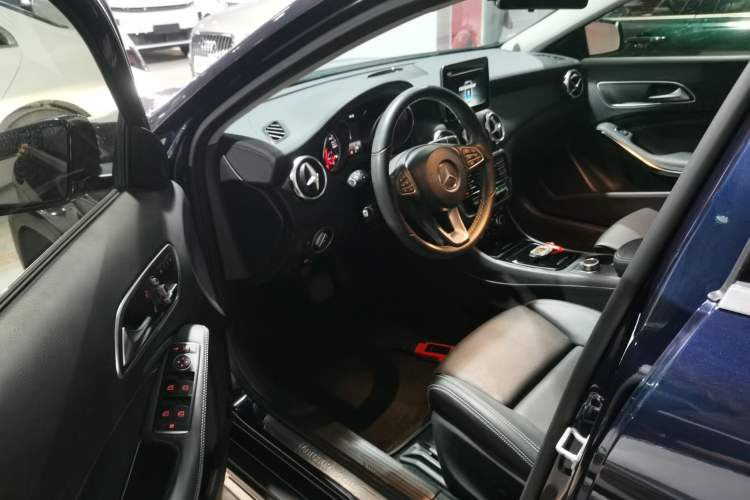 Used Mercedes-Benz GLA 2017 GLA 200 Fashion Model
