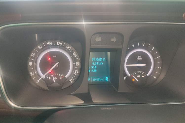 Used Buick GL8 2018 28T Luxury Model China VI Standard