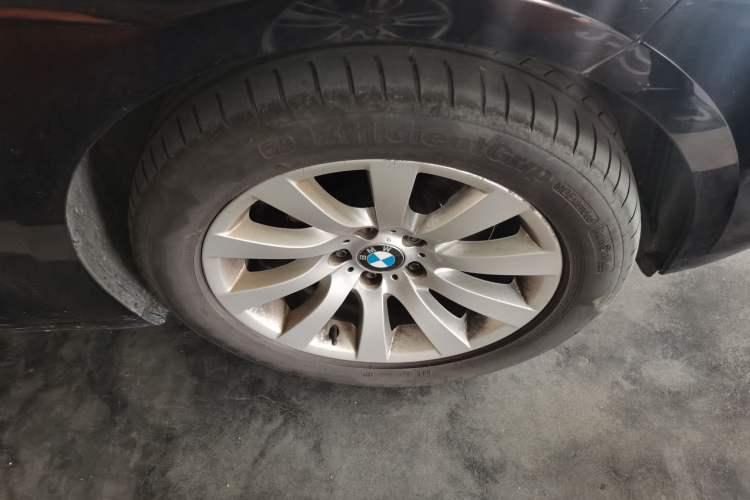 Used BMW 5 Series GT 2013 535i Elegant Edition Right Front Wheel Hub