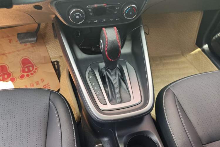 Used Ford Escort 2017 Happiness Edition 1.5L Automatic Fashion Version Gear Lever