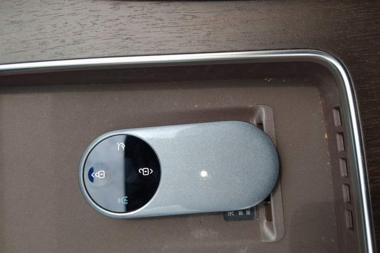 Used Hima AITO M9 2025 Pure Electric Ultra Version 100 kWh 6-Seater Model Vehicle Key