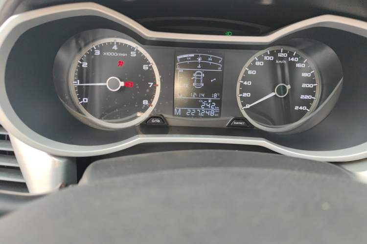 Used Geely Auto Emgrand GL 2017 1.8L Manual Elite Model Odometer Close Up