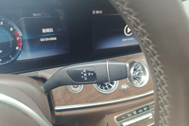 Used Mercedes-Benz E-Class 2019 Restyled E 300 L Luxury Edition Gear Lever