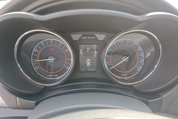 Used BAIC Senova X55 2016 1.5T CVT Luxury Edition Odometer Close Up