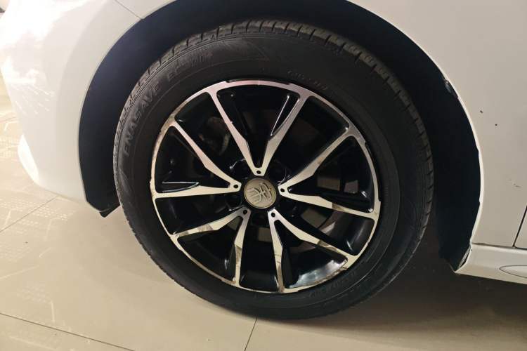 Used BYD Song MAX 2017 1.5T Automatic Smart Connect Elite 7-Seater Left Front Wheel Hub