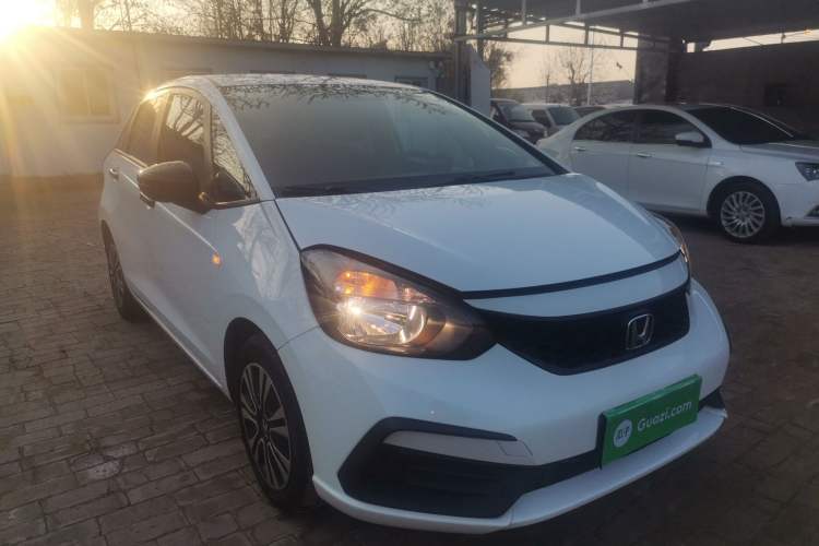 Used Honda Fit 2021 1.5L CVT Trendy Edition Front Right 45 Deg