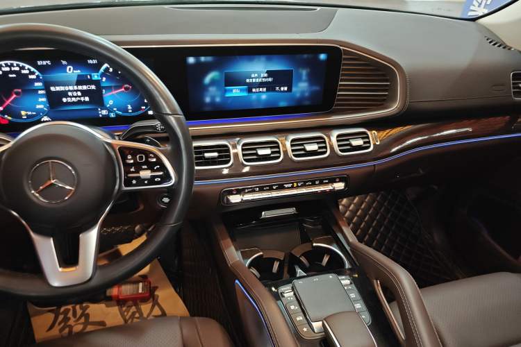 Used Mercedes-Benz GLE 2022 Facelifted GLE 350 4MATIC Fashion Edition Audio And AC Panel