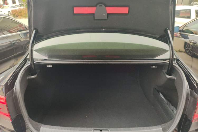 Used Volkswagen Magotan 2020 280TSI DSG Leading Edition Trunk