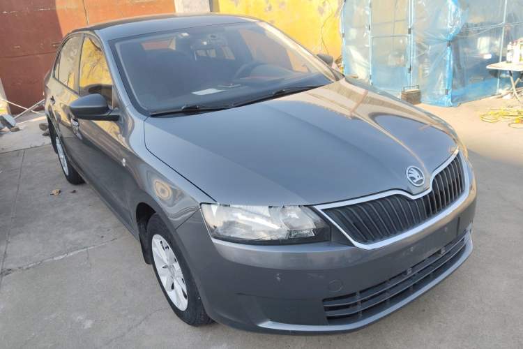 Used Skoda Rapid 2013 1.4L Manual Enjoyment Model