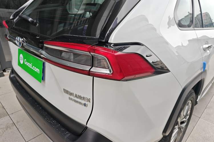 Used Toyota Wildlander 2023 Dual-Motor 2.5L E-CVT Four-Wheel Drive Prestige Edition